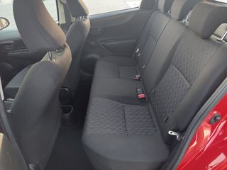 Toyota Yaris 2014-thumb-14