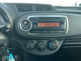 Toyota Yaris 2014-thumb-17