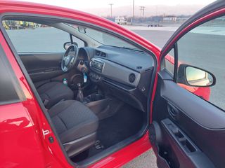 Toyota Yaris 2014-thumb-9