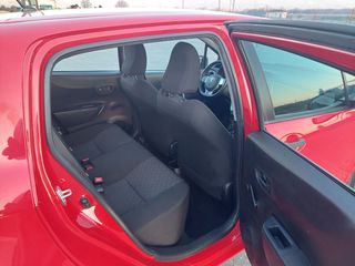 Toyota Yaris 2014-thumb-11