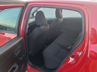 Toyota Yaris 2014-thumb-10