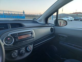 Toyota Yaris 2014-thumb-20