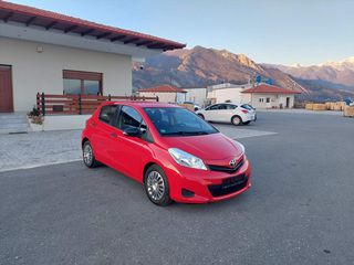 Toyota Yaris 2014-thumb-6