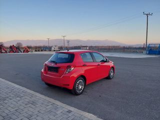 Toyota Yaris 2014-thumb-4