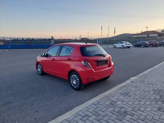 Toyota Yaris 2014-thumb-2
