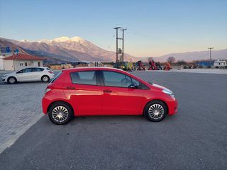 Toyota Yaris 2014-thumb-5