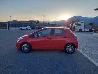 Toyota Yaris 2014-thumb-1