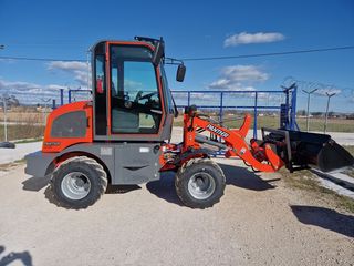 Builder loader with tires '22 Panther 2022