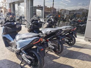Kymco AK 550 Premium 2026 PREMIUM !!!!! δωρα η εκπτωση !!!!-thumb-5