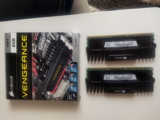 Corsair Vengeance 8 GB (2x4GB) DDR3 1600MHz