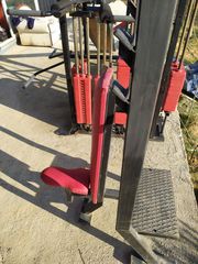 Πωλούνται πάγκοι γυμναστικής με ορθοστάτες για στήθος επικληνης και για ώμους .