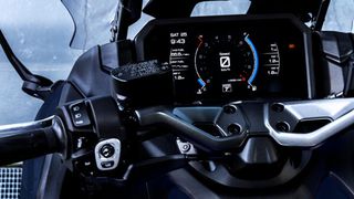 Yamaha T-MAX 560 2026-thumb-2