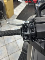 Kymco AK 550 2026 PREMIUM +*ΔΩΡΑ ΠΡΟΣΦΟΡΑΣ*EYRO 5+*-thumb-4