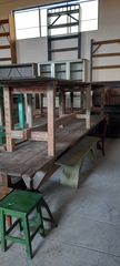 παλιά ξύλινα τραπέζια πολύ μακριά,τετράμετρα, τραπέζια εργασίας απο παλιές ξύλινες σανίδες, τραπέζι για πολλά άτομα, χειροποίητο, πάγκος εργασίας,industrial design,...διαστάσεις 81 χ 65 χ 400εκ,...τιμ