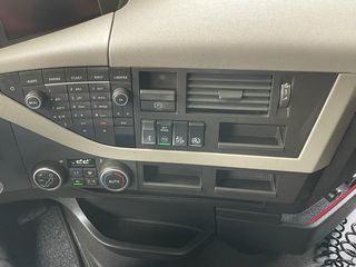 Volvo 2014 FH 13-500 4X2 / EURO 6-thumb-69