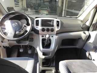 Nissan NV 200 2013-thumb-13