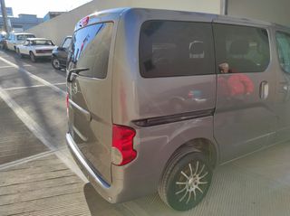 Nissan NV 200 2013-thumb-4
