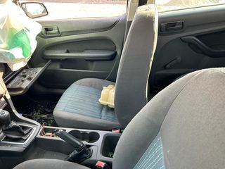 FORD FOCUS 2004-2008-thumb-13