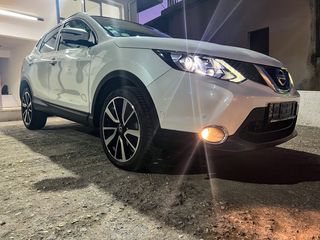 Nissan Qashqai 2015  1.6 dCi Tekna 4x4 Automatic-thumb-2