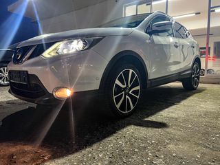 Nissan Qashqai 2015  1.6 dCi Tekna 4x4 Automatic-thumb-5