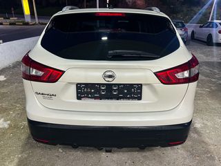 Nissan Qashqai 2015  1.6 dCi Tekna 4x4 Automatic-thumb-11
