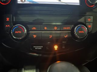 Nissan Qashqai 2015  1.6 dCi Tekna 4x4 Automatic-thumb-22
