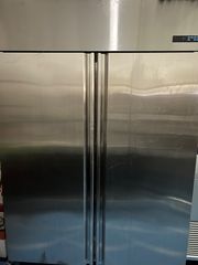 Ψυγείο ντουλάπα και κατάψυξη ντουλάπα 