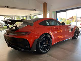Mercedes-Benz AMG GT R 2019-thumb-7