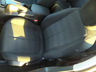 Peugeot 308 2016-thumb-14