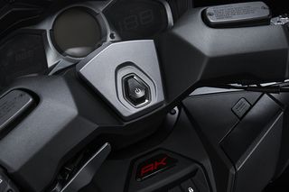 Kymco AK 550 2025 PREMIUM-thumb-2