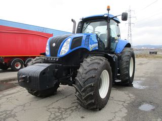 New Holland '13 T8 390