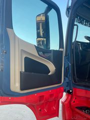 Mercedes-Benz 2014 1845-thumb-13