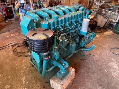 VOLVO PENTA AQD40B 165HP