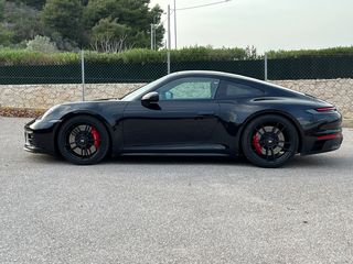 Porsche 911 2022 4 GTS-thumb-3