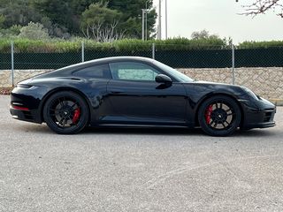 Porsche 911 2022 4 GTS-thumb-2