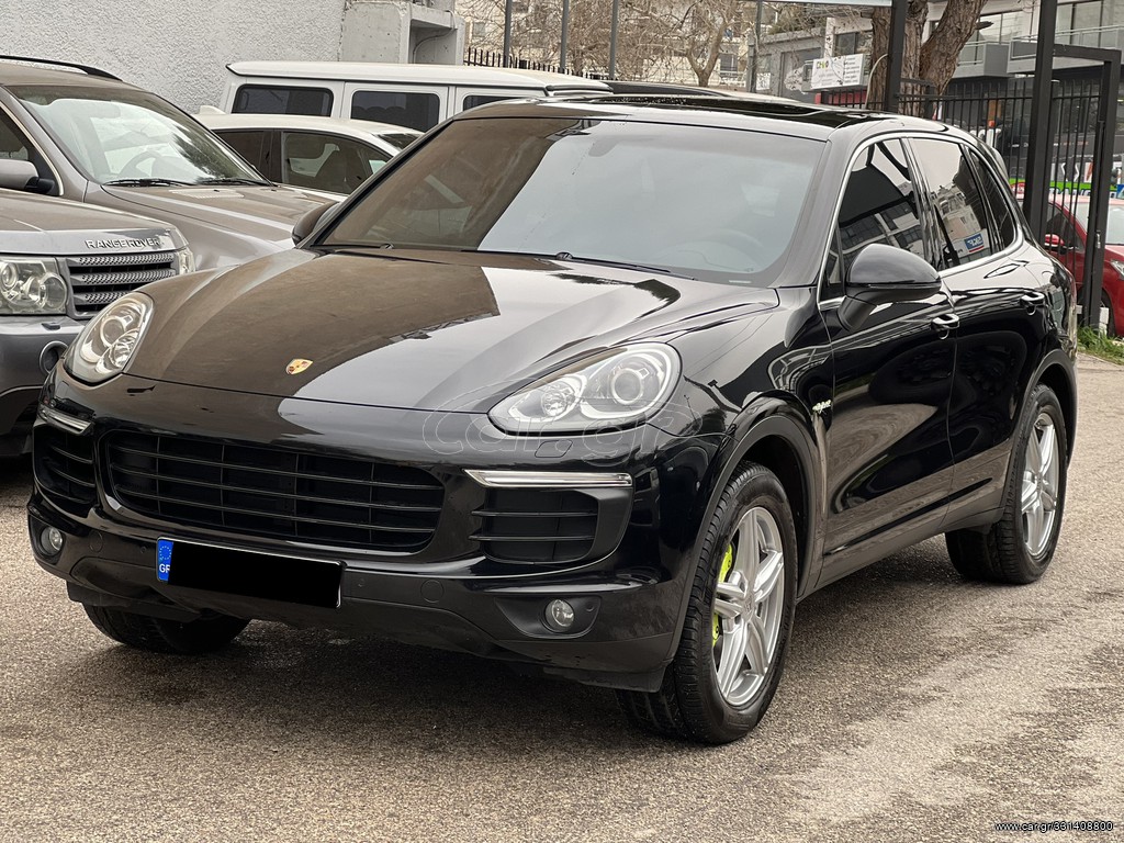 Car.gr Porsche Cayenne '15 Hybrid Panorama