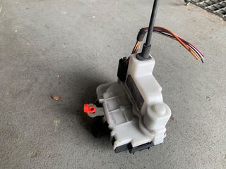 ΚΛΕΙΔΑΡΙΑ ΔΕΞΙΑ FIAT 500-thumb-1