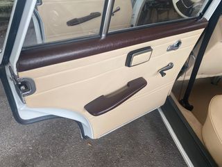 Mercedes-Benz 230 1966-thumb-19