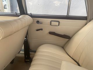 Mercedes-Benz 230 1966-thumb-18