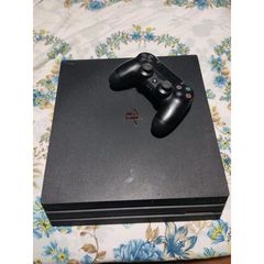 Sony Playstation 4 PRO PS4 μεταχειρισμενη κονσολα σε αριστη κατασταση με 1 παιχνιδι δωρο