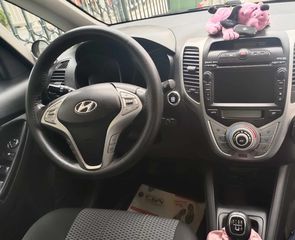 Hyundai ix20 2013 1.6 CRDi blue YES! Silver-thumb-7