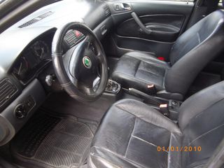 Skoda Octavia Combi 1.6 Ambiente '01-thumb-8