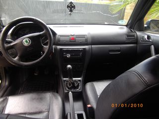 Skoda Octavia Combi 1.6 Ambiente '01-thumb-9