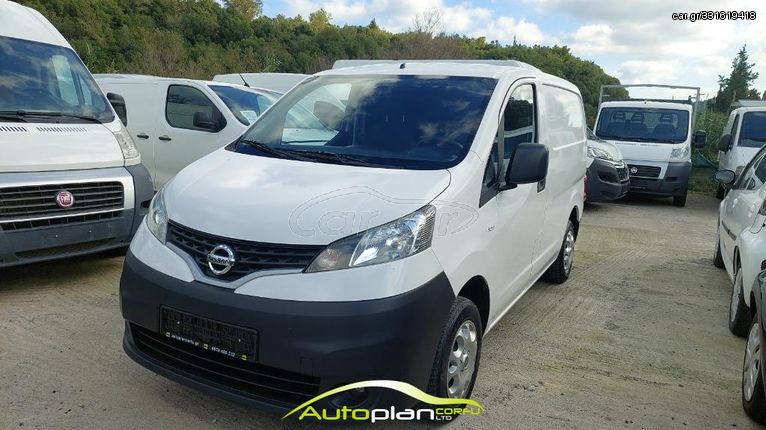 Nissan '18 NV 200