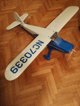 Radiocontrol airplanes '22 Stinson EP (Phoenix models)