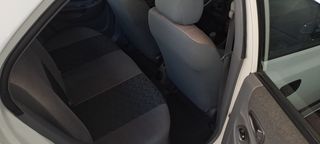 Hyundai Accent 2004  1.3 GLS-thumb-8