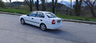 Hyundai Accent 2004  1.3 GLS-thumb-2