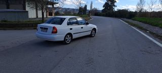 Hyundai Accent 2004  1.3 GLS-thumb-6