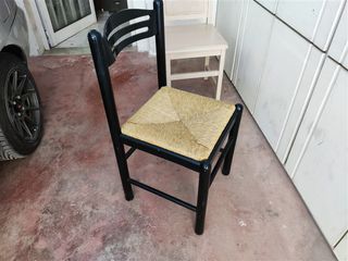 Καρέκλα ξύλινη μαύρη με ψαθα