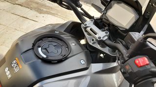 Suzuki V-Strom 1050DE 2022 ABS-thumb-14